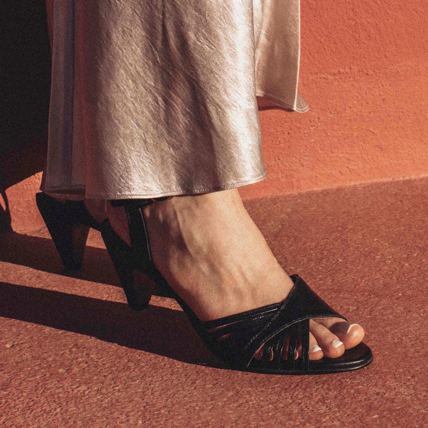 Hermine Calf Suede Black | Anonymous