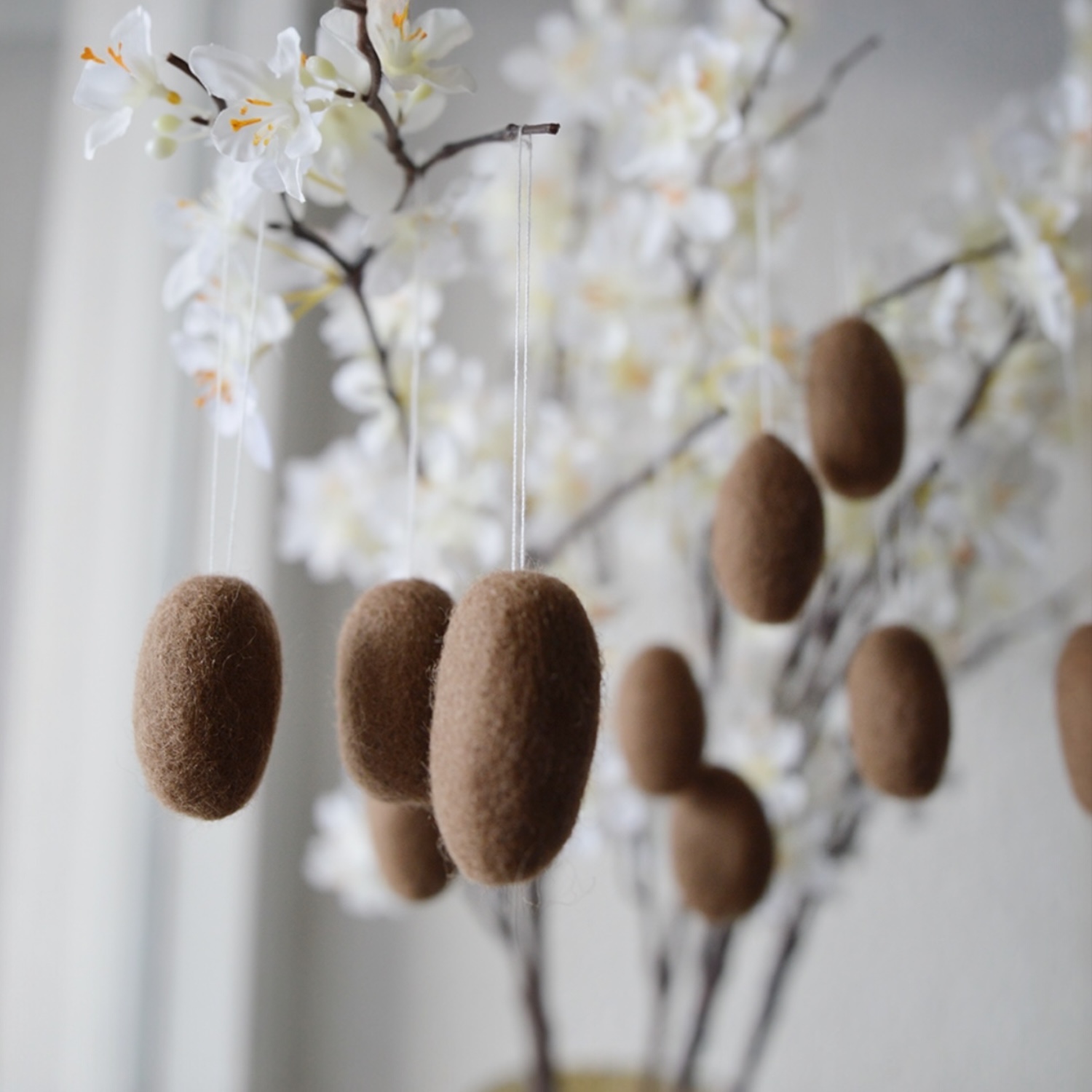 Vilten Ei Hanger Mocha | Noord Living