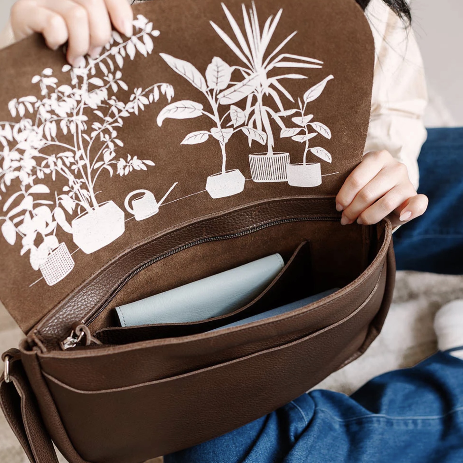 Schoudertas Plant Sitter Dark Brown | Keecie