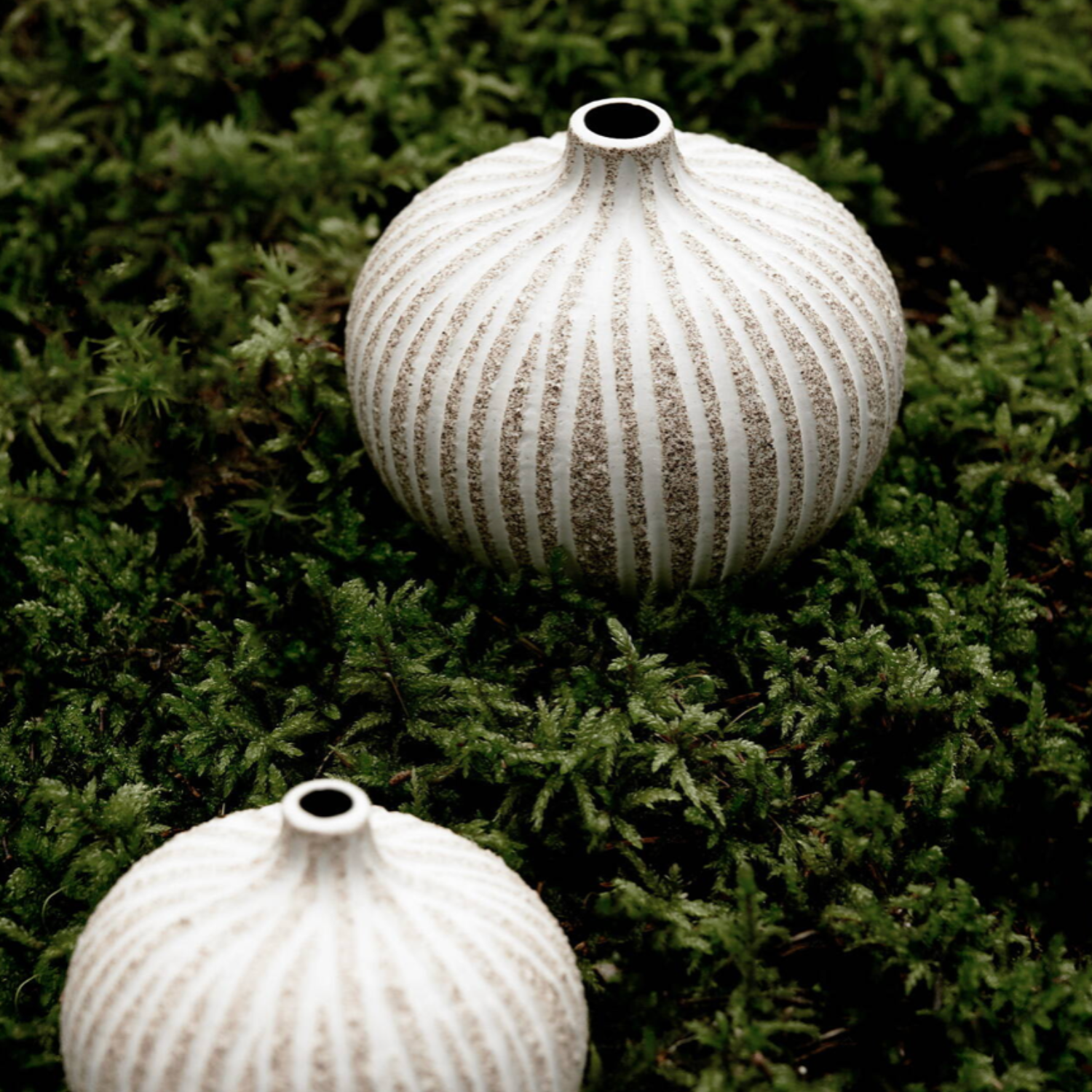 Bari small Stone Stripe Brown Medium Rough | Lindform