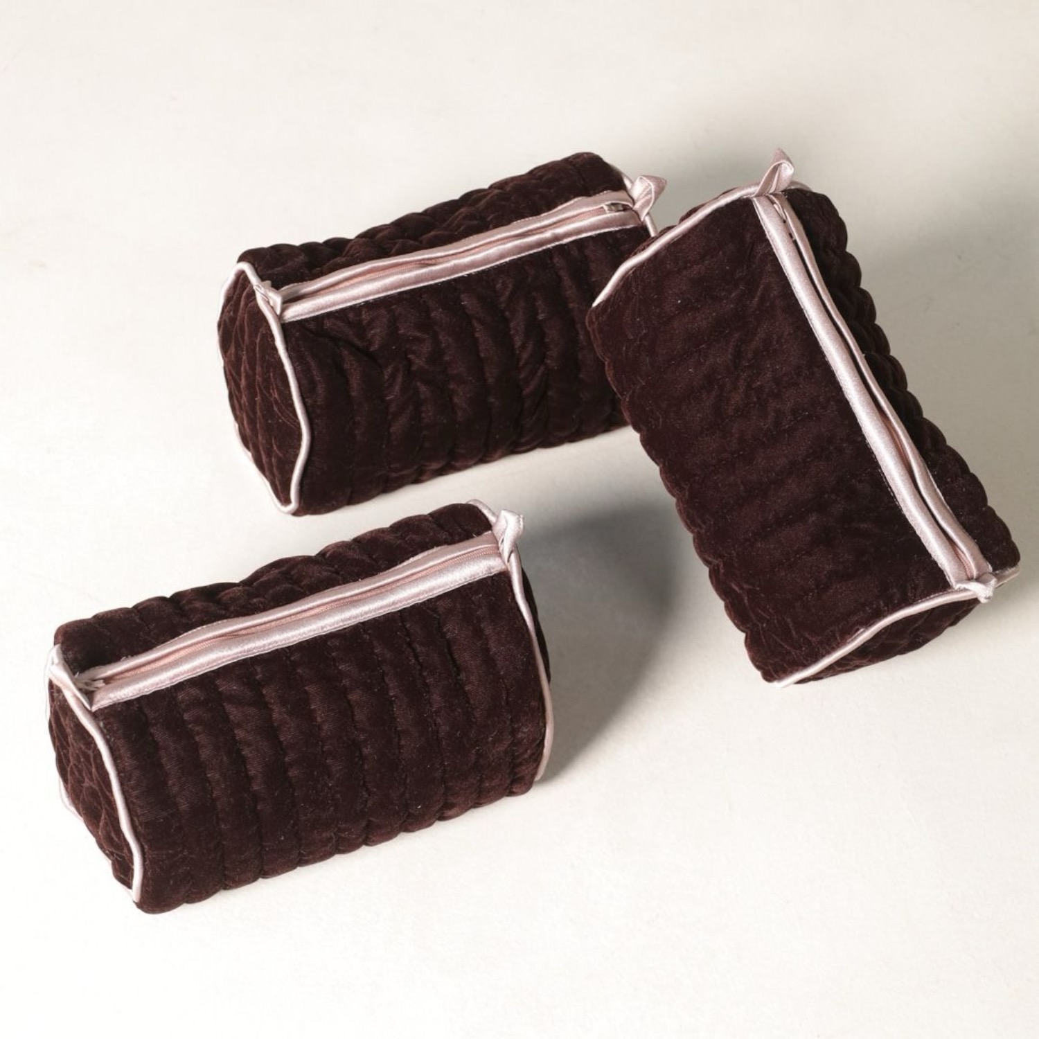 Jewelry pouch quilted deep brown velvet | Muja Juma